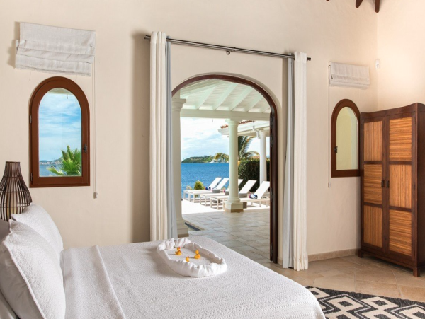 Bay Beachfront Luxury Six Bedroom Home in Saint Martin